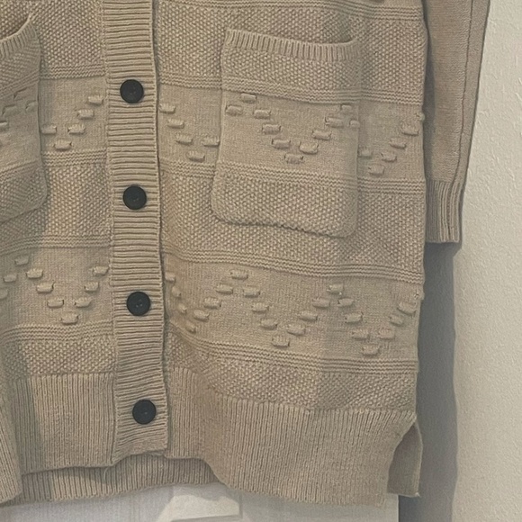 Benaar LA - Tan Cardigan - Picture 6 of 6